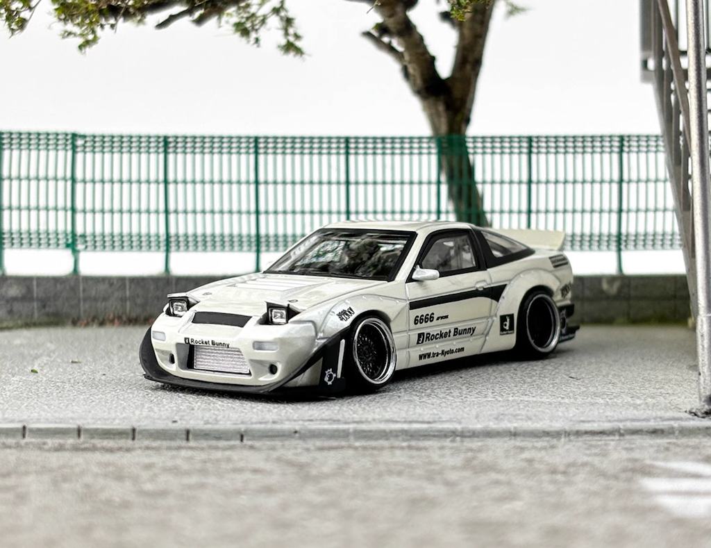 MT 1:64 Pearl White Silvia S13 180SX Rocket Bunny Model Diecast Metal Car New Collection