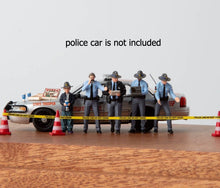 Load image into Gallery viewer, 1:64 Painted Figure Model Miniature Resin Diorama Policeman Police Officers Set
