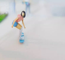 Load image into Gallery viewer, 1:64 Painted Figure Model Miniature Resin Diorama Sand Skateboarding Skating TOY
