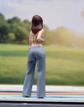 Load image into Gallery viewer, 1:24 Painted Figure Model Miniature Resin Diorama Trendy Woman Denim Sexy Lady
