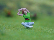 Load image into Gallery viewer, 1:64 Painted Figure Model Miniature Resin Diorama Outdoor Picnic Camping Reading Collection
