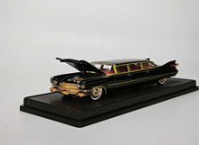 Load image into Gallery viewer, Mechanic 1:64 1959 Black Gold 62 Limousine Luxury Model Diecast Metal Car New Collection
