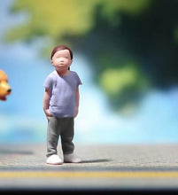 Load image into Gallery viewer, 1:64 Painted Unpainted Figure Model Miniature Resin Diorama Sand Little Girl Kid
