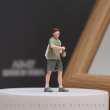 Load image into Gallery viewer, 1:24 Painted Figure Model Miniature Resin Diorama  Sand Trendy Boy Drinks
