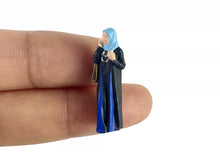 Load image into Gallery viewer, 1:64 Painted Figure Model Miniature Resin Diorama Sand Qatar Robe Man Lady Toy
