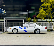 Load image into Gallery viewer, Rollin 1:64 Arkansas ASP Police CROWN VICTORIA CV Model Diecast Metal Car New Collection
