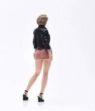 Load image into Gallery viewer, 1:24 Painted Figure Model Miniature Resin Diorama Short Hair Beauty Woman Lady
