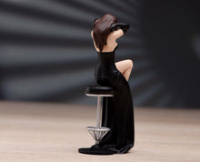 Load image into Gallery viewer, 1:24 Painted Figure Model Miniature Resin Diorama Sand Black Dress Sexy Woman
