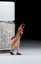 Load image into Gallery viewer, 1:64 Painted Figure Mini Model Miniature Resin Diorama Sand Trendy Girl Windcoat New
