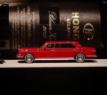 Load image into Gallery viewer, GFCC 1:64 HEC Red 1998 Silver Spur Park Ward Model Diecast Metal Car New Collection
