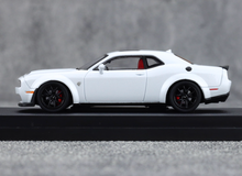 Load image into Gallery viewer, SH 1:64 White Challenger SRT Muscle Hellcat Sport Model Diecast Metal Car New Collection
