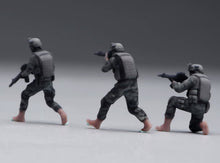 Load image into Gallery viewer, 1:64 Painted Figure Model Miniature Resin Sand Diorama Commando Army Soldier Set
