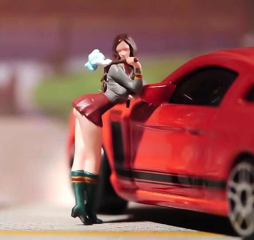 1:64 Painted Figure Model Miniature Resin Diorama Sand Leaning Standing Girl Collection