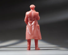 Load image into Gallery viewer, 1:64 Painted Unpainted Figure Model Miniature Resin Diorama Sand Man in Suit

