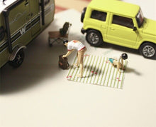 Load image into Gallery viewer, 1:64 Painted Figure Model Miniature Resin Diorama Sand Outdoor Picnic Camping
