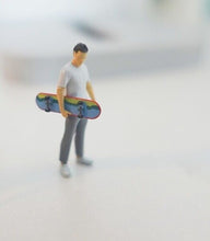 Load image into Gallery viewer, 1:64 Painted Figure Model Miniature Resin Diorama Sand Skateboarding Skating TOY
