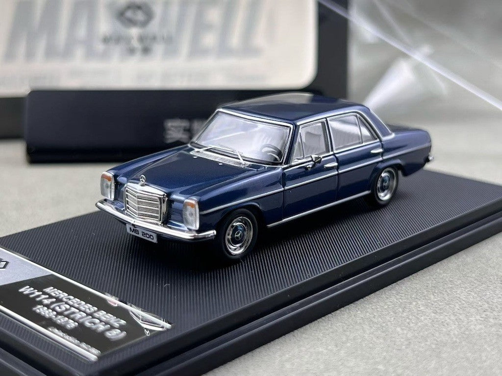 Maxwell 1:64 Blue W114 200 Strich 8 Classic Sedan Model Diecast Metal Car New Collection
