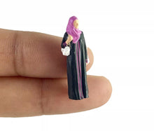 Load image into Gallery viewer, 1:64 Painted Figure Model Miniature Resin Diorama Sand Middle Eastern Tycoons
