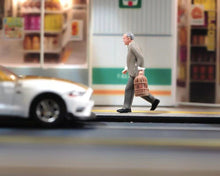 Load image into Gallery viewer, 1:64 Painted Figure Model Miniature Resin Diorama Sand Man With Bird Cage Stroll Collection
