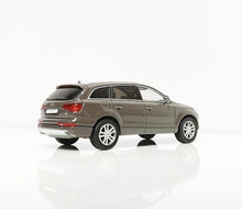 Load image into Gallery viewer, Masdi 1:64 2008 Brown Q7 FSI Quattro SUV Sports Model Diecast Metal Car New Collection
