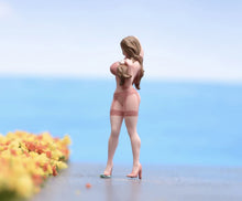 Load image into Gallery viewer, 1:64 Painted Figure Model Miniature Resin Sand Beauty Girl Camera Sexy Woman
