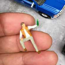 Load image into Gallery viewer, 1:64 Painted Figure Mini Model Miniature Resin Diorama Cheers Chat Drinking Man
