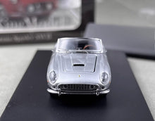 Load image into Gallery viewer, King 1:64 Silver 250GT California Spyder SWB Sport Model Diecast Metal Car New Collection
