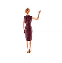 Load image into Gallery viewer, 1:64 Painted Figure Mini Model Miniature Resin Diorama Sand Couple Man Lady Toy New
