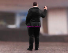 Load image into Gallery viewer, 1:24 Painted Figure Model Miniature Resin Diorama Sand Cigar Smoking Man in Suit
