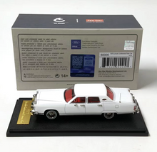 Load image into Gallery viewer, Sunstar 1:64 White 1979 Continental Town Classic Model Diecast Metal Car New Collection
