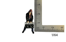 Load image into Gallery viewer, 1:64 Painted Figure Mini Model Miniature Resin Diorama Vintage Trendy Girl Set

