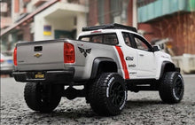 Load image into Gallery viewer, Maisto 1:27 2017 Colorado ZR2 Pickup Off Road Sports Model Diecast Metal Car

