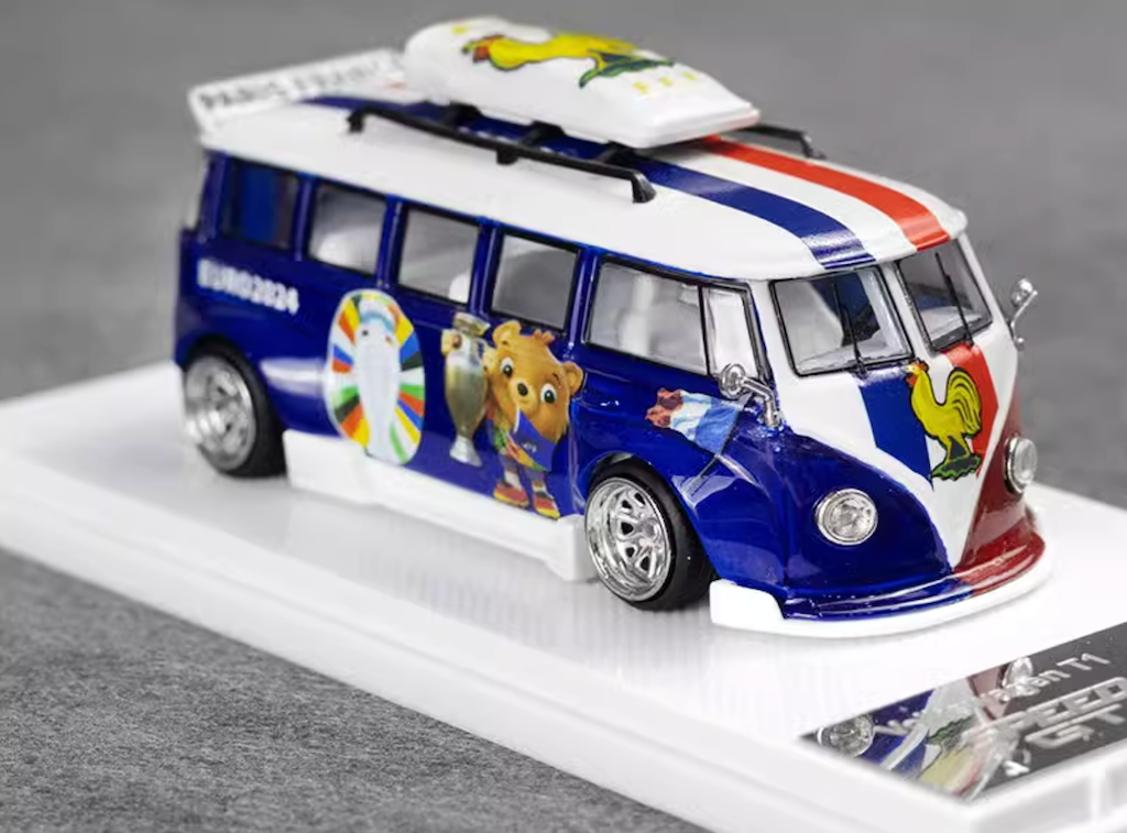 SG 1:64 2024 Euro FR VW T1 Van Bus Camper Kombi Diecast Model Metal Car New Collection