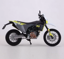 Load image into Gallery viewer, Maisto 1:12 2023 Husqvarna 701 Motorcycle Bike Sports Model Diecast New Collection
