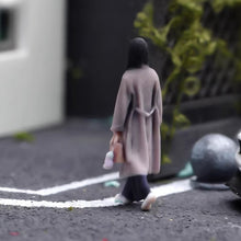 Load image into Gallery viewer, 1:24 Painted Figure Model Miniature Resin Diorama Sand Wind Coat Girl Walking
