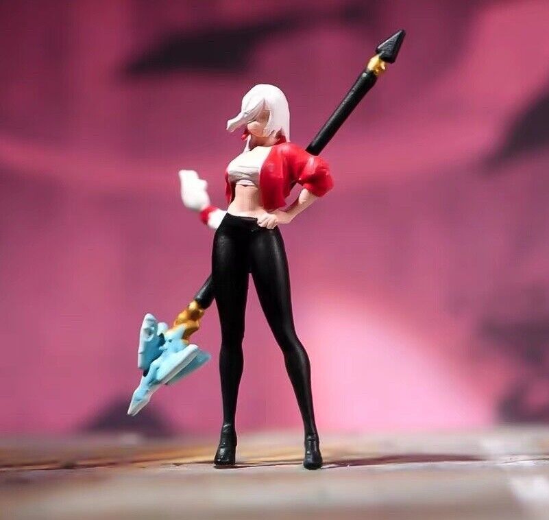 1:64 Painted Figure Model Miniature Resin Diorama Sand Cartoon Girl Lady Warrior Collection