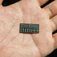 Load image into Gallery viewer, 1:64 Painted Figure Model Miniature Resin Sand Toy Hole Board Tool Rack Wrench
