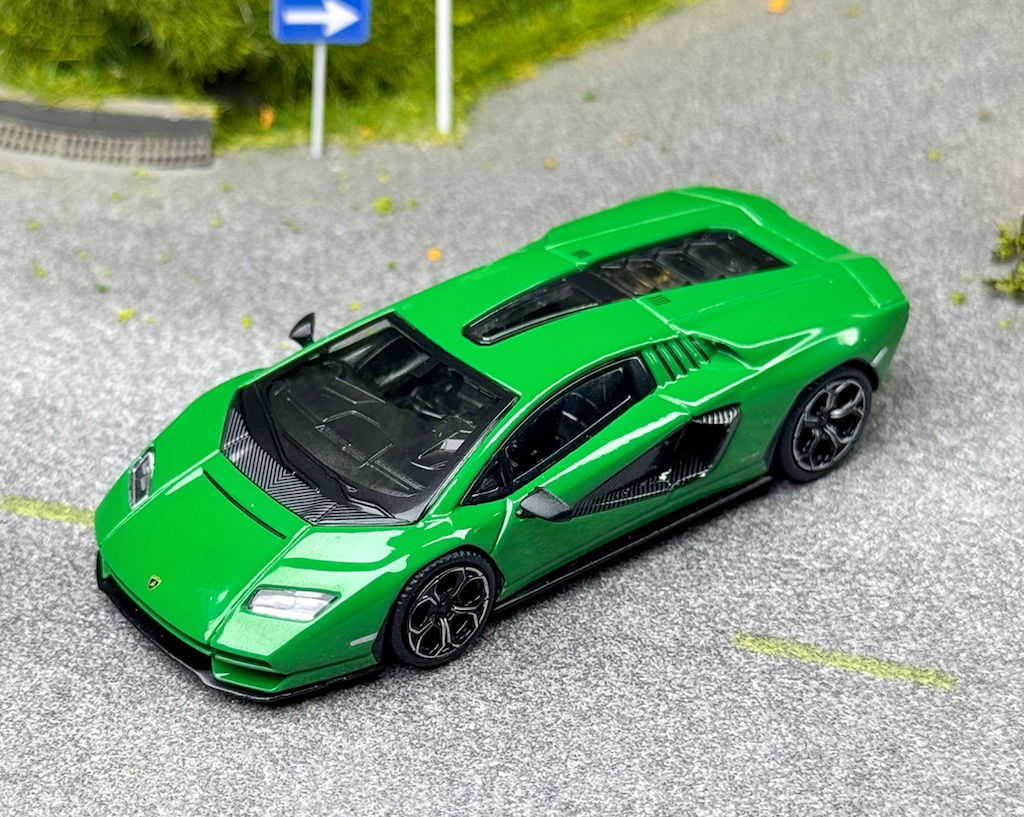 MINIGT 1:64 Green Countach LPI800-4 Sports Model Diecast Metal Car New Collection