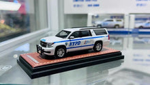 Load image into Gallery viewer, GOC 1:64 HEC White 2015 Suburban US Police K9 SUV Model Diecast Metal Car New Collection
