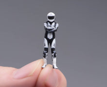 Load image into Gallery viewer, 1:64 Painted Figure Model Miniature Resin Diorama Sand Racer Man Woman Racing
