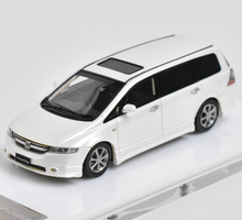 Load image into Gallery viewer, SH 1:64 White JDM Odyssey RB1 Van MPV Wagon Sport Model Diecast Resin Car New
