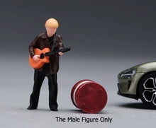 Load image into Gallery viewer, 1:24 Painted Figure Model Miniature Resin Diorama  Sand Guitar Man Player
