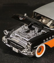 Load image into Gallery viewer, Maisto 1:24 1955 Century Classic Vintage Model Toy Diecast Metal Car BN
