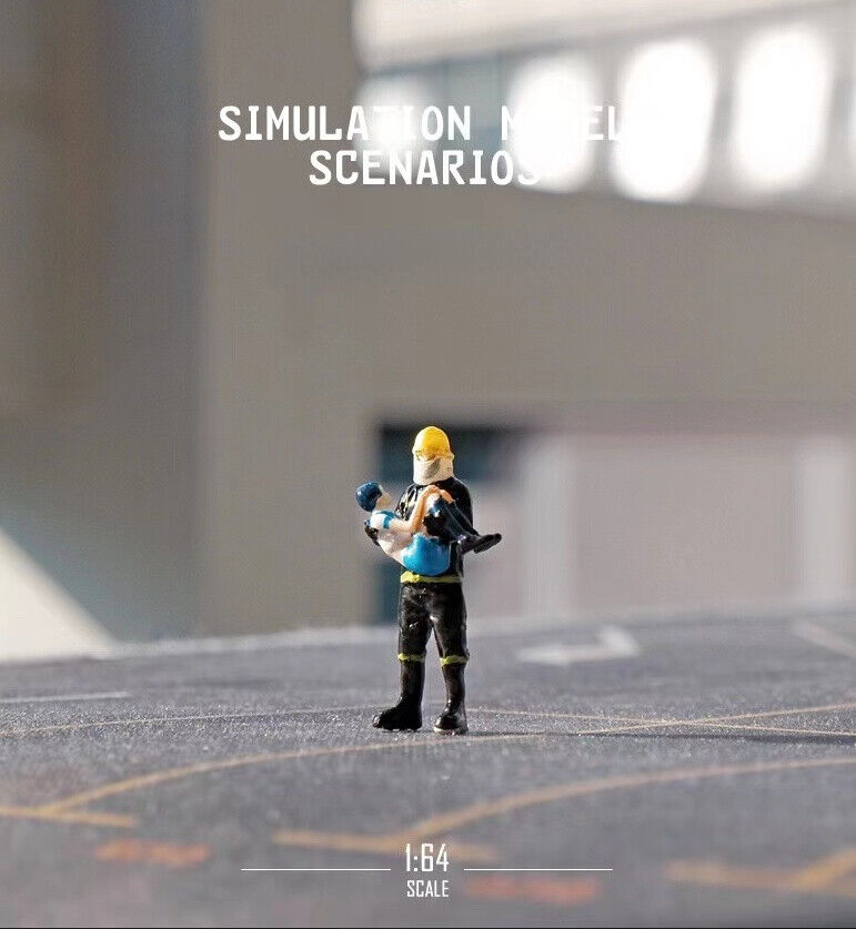 1:64 Painted Figure Mini Model Miniature Resin Diorama Firefighter Rescue Girl