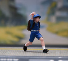Load image into Gallery viewer, 1:64 Painted Figure Model Miniature Resin Diorama Scene Sand Boy Flies A Plane

