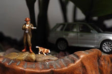 Load image into Gallery viewer, 1:64 Painted Figure Model Miniature Resin Diorama Sand Hunter Hound Dog Man Set
