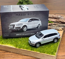 Load image into Gallery viewer, Masdi 1:64 2008 Silver Q7 FSI Quattro SUV Sports Model Diecast Metal Car New Collection
