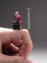Load image into Gallery viewer, 1:64 Painted Unpainted Figure Model Miniature Resin Diorama Girl Sitting On Box New
