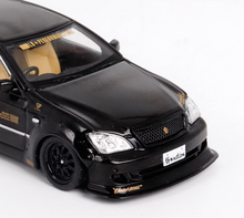 Load image into Gallery viewer, Star 1:64 Black JDM Crown MK12 VIP Sedan Figure Model Diecast Metal Car New Collection
