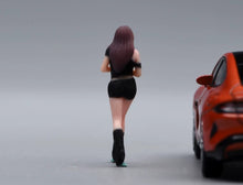 Load image into Gallery viewer, 1:64 Painted Figure Model Miniature Resin Diorama Toy Sand Sexy Walking Beauty
